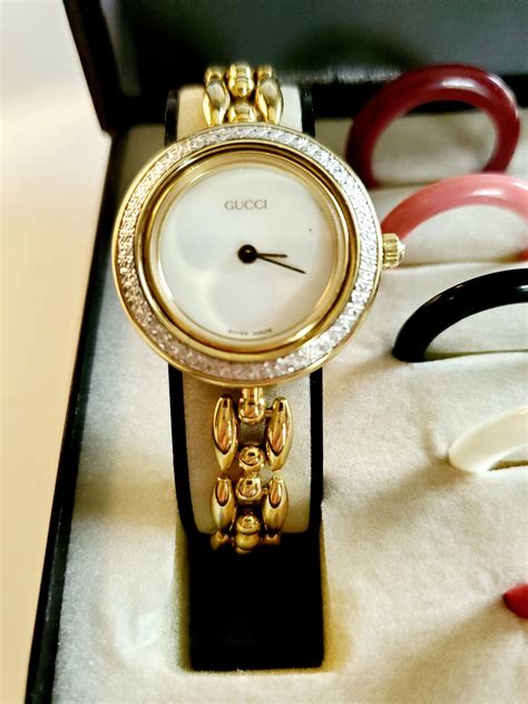 gucci vintage bangle bezel watch 1100 l